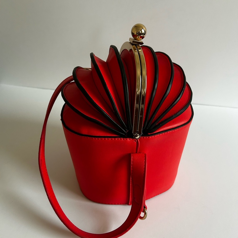 Patrizia Luca Red Fan-Top Bucket Bag with Gold Hardware - Picture 6 of 7